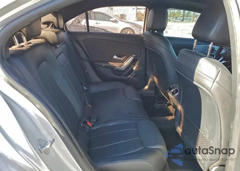 2021 Mercedes-Benz A 220 z USA, uszkodzony, nr VIN W1K3G4EB8MJ287443